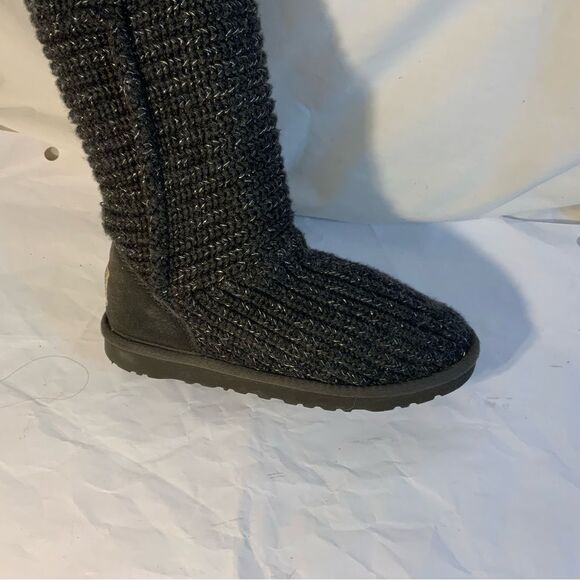 UGG Women's 1876 Classic Cardy Button Sweater Knit Gray Silver Boots Size 6 - Picture 3 of 8